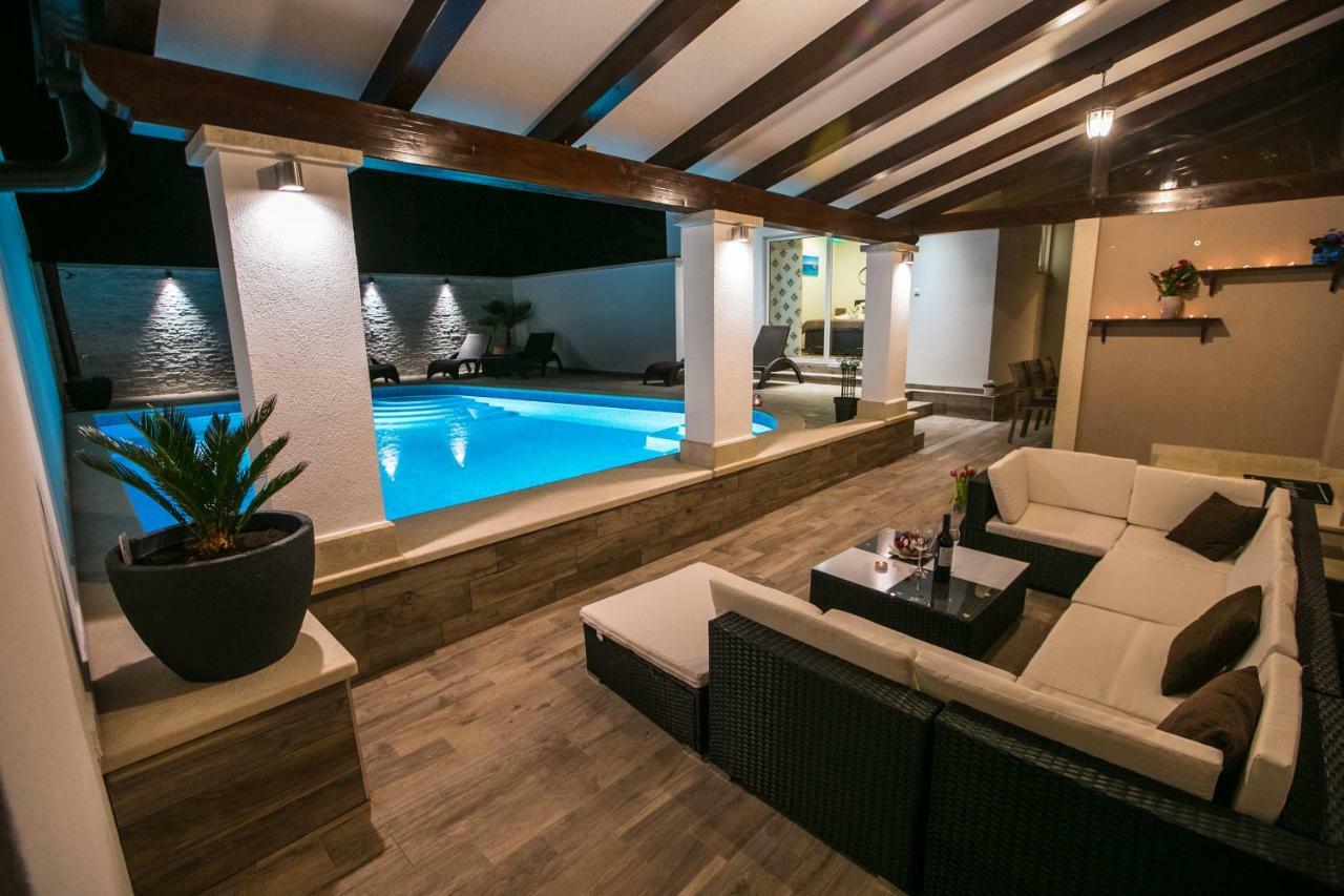 Luxury Elis With Private Pool Апартаменты Пула