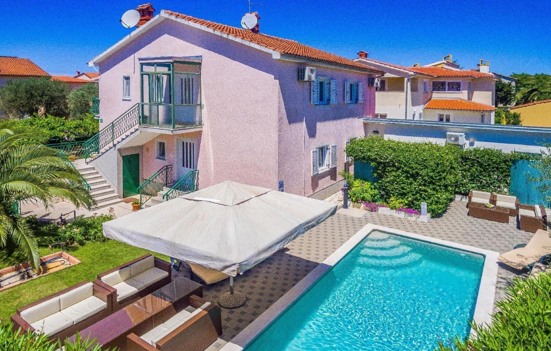 Strandnahes Haus Mit Terrasse Und Pool Vakantiehuis *