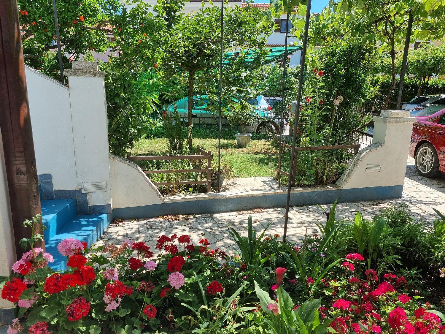 Bezauberndes In Nur 500 Meter Zum Mit Privatem Balkon Apartman *